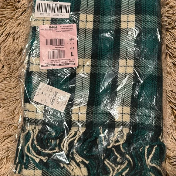 NIB J Crew Scarf Tartan Plaid Academic Green, Black, Cream - Picture 2 of 7